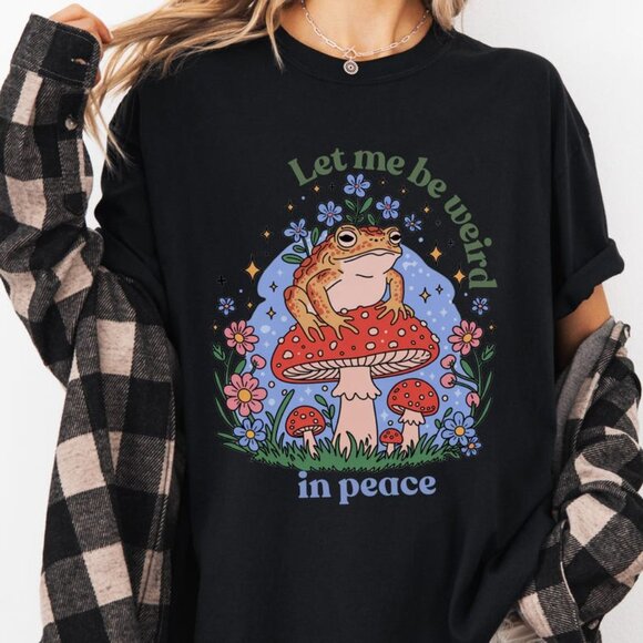Weird Frog T-Shirt, Cottagecore Mushroom Graphic Tee - Picture 1 of 4